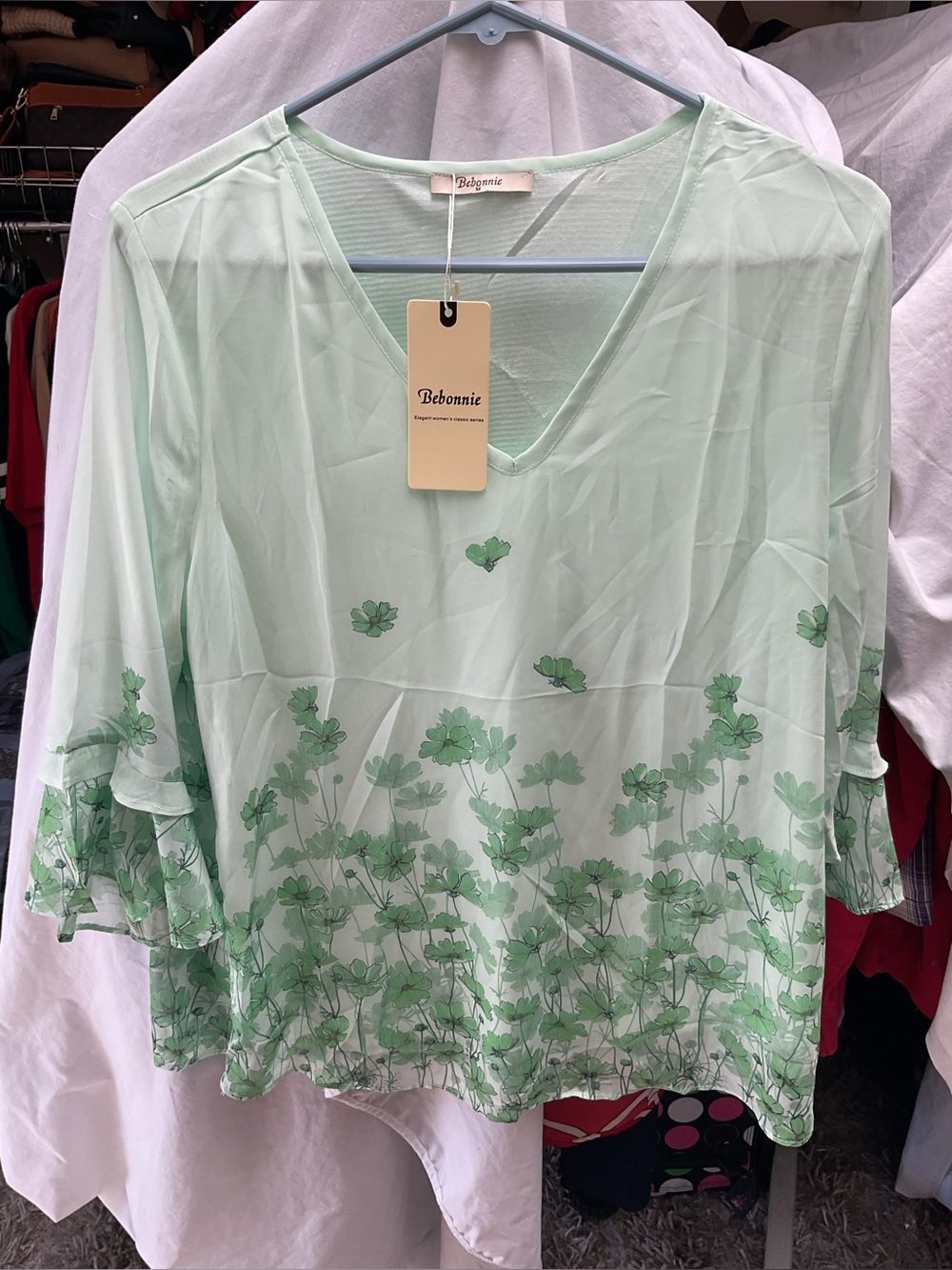 Bebonnie. Mint Green Floral V-Neck Women’s Top